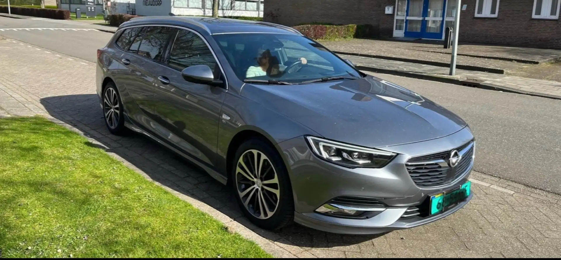 Opel Insignia 1.6 T Innov. Grijs - 1