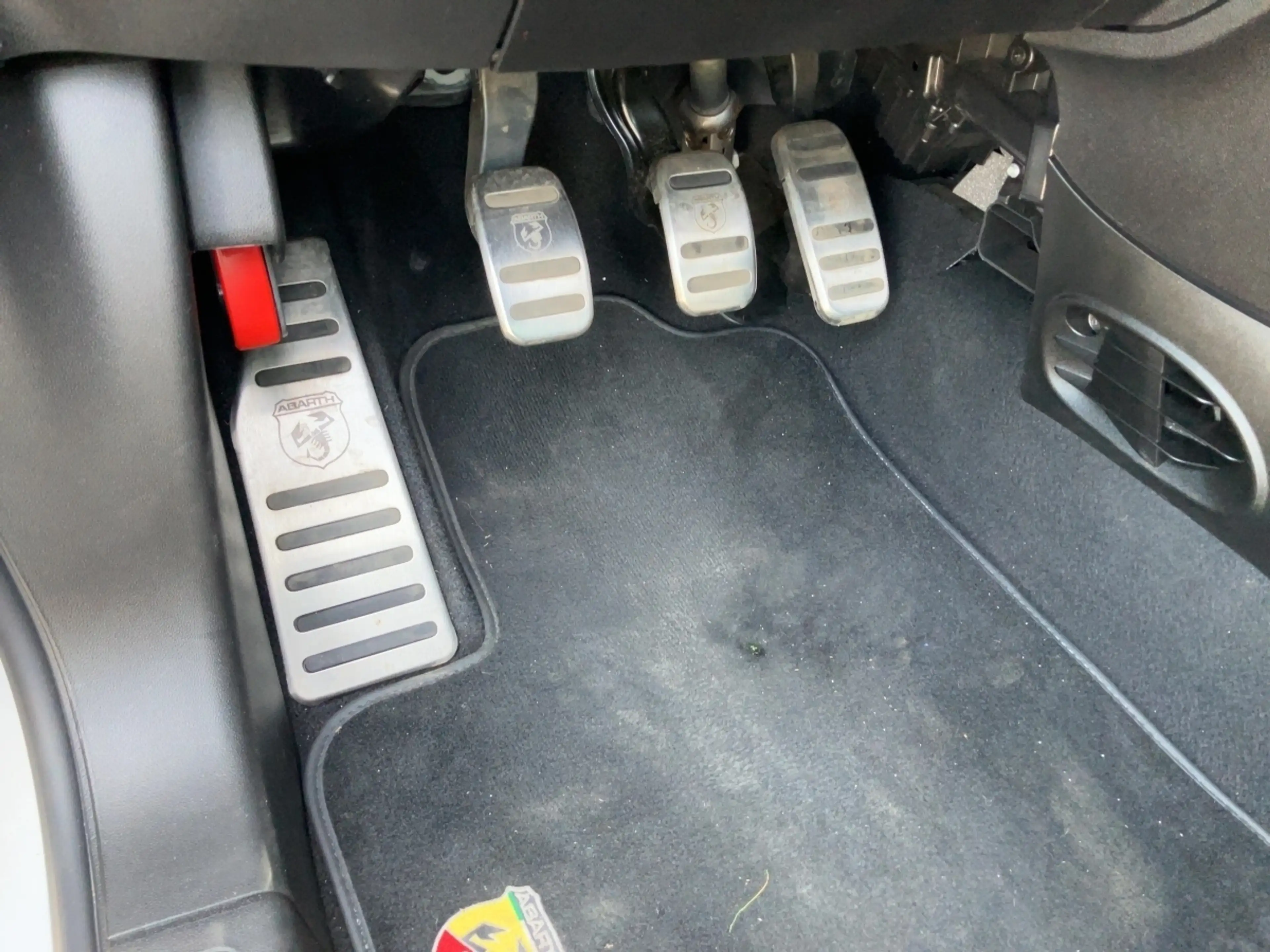 Abarth 595 MY22 1.4 T-Jet 165 PS Klimaanlage PDC — photo 14