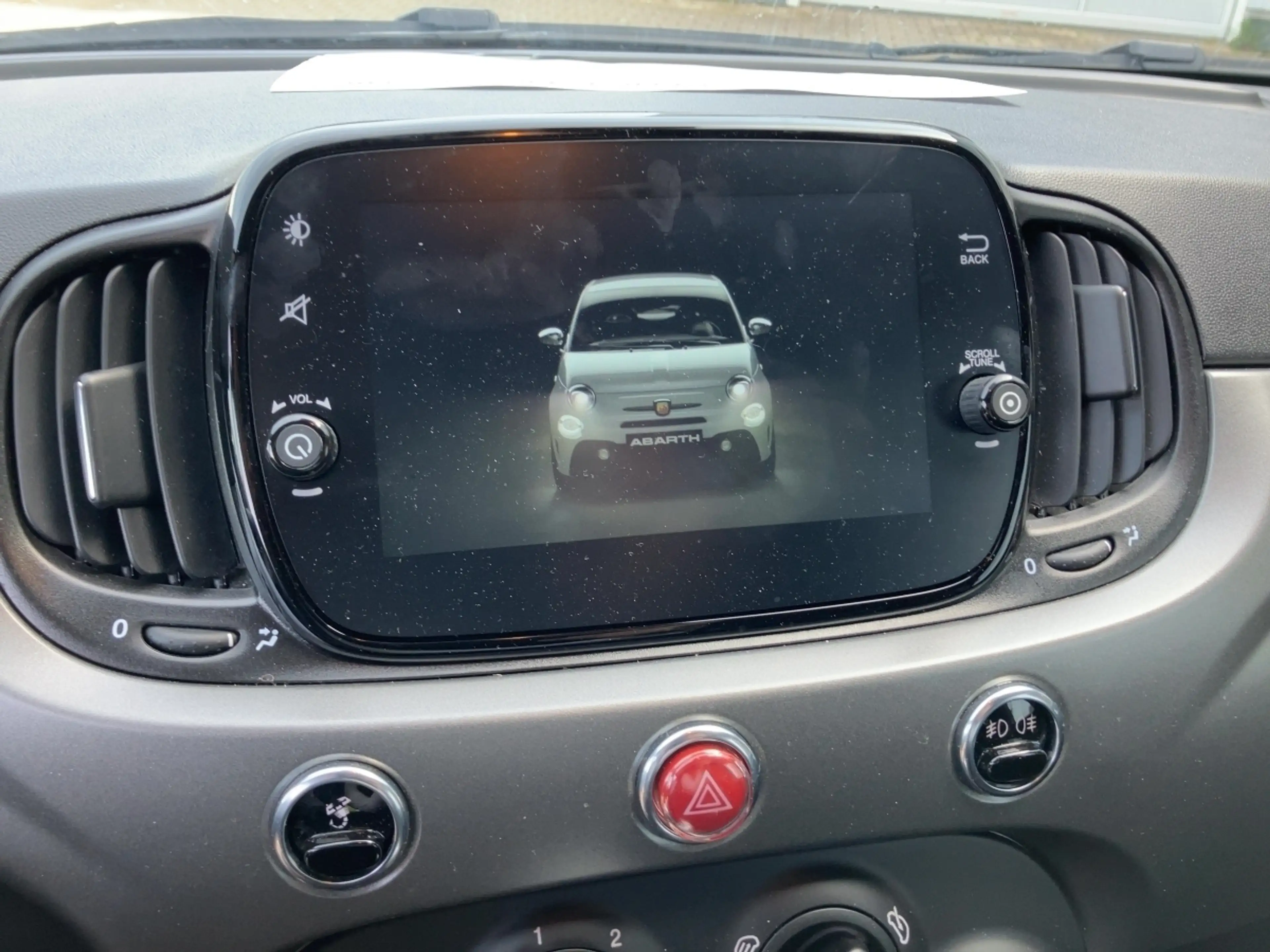 Abarth 595 MY22 1.4 T-Jet 165 PS Klimaanlage PDC — photo 11