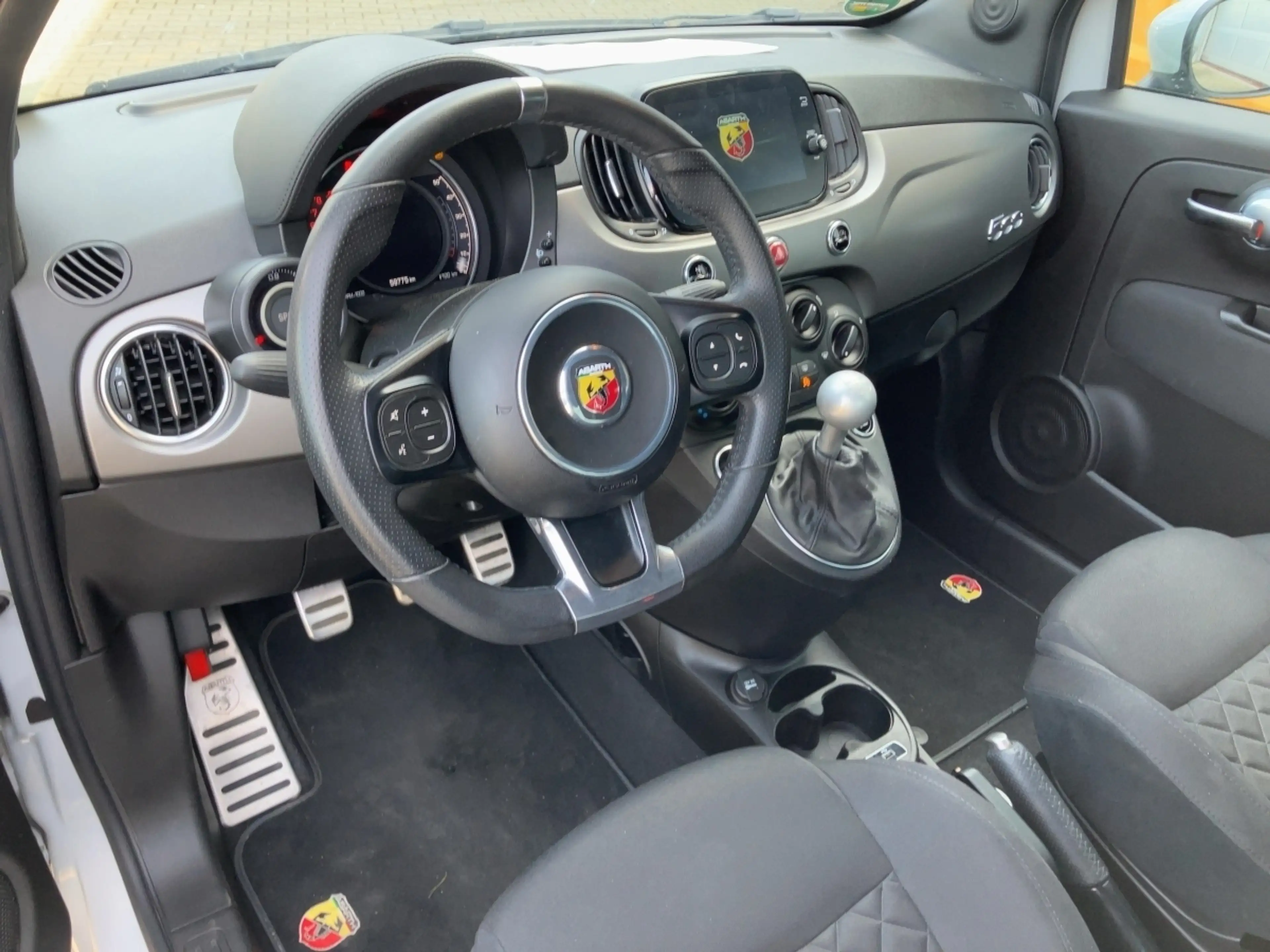 Abarth 595 MY22 1.4 T-Jet 165 PS Klimaanlage PDC — photo 9