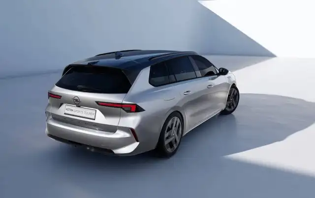 Opel Astra view 5