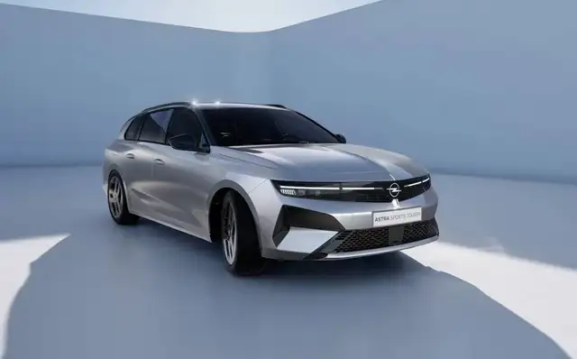 Opel Astra view 3