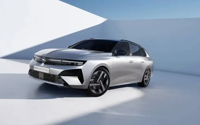 Opel Astra view 2