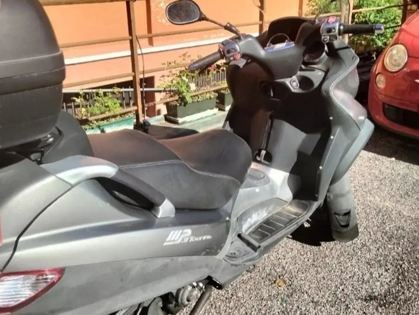 Piaggio MP3 300 Touring Grigio - 2