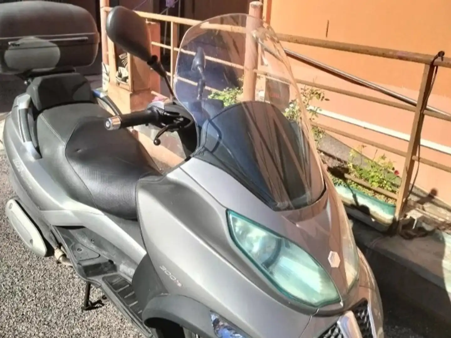 Piaggio MP3 300 Touring Grigio - 1