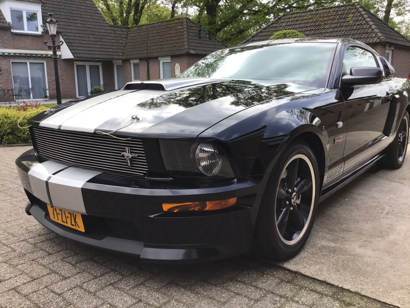 Ford Mustang USA shelby 4.6 V8 GT crna - 1