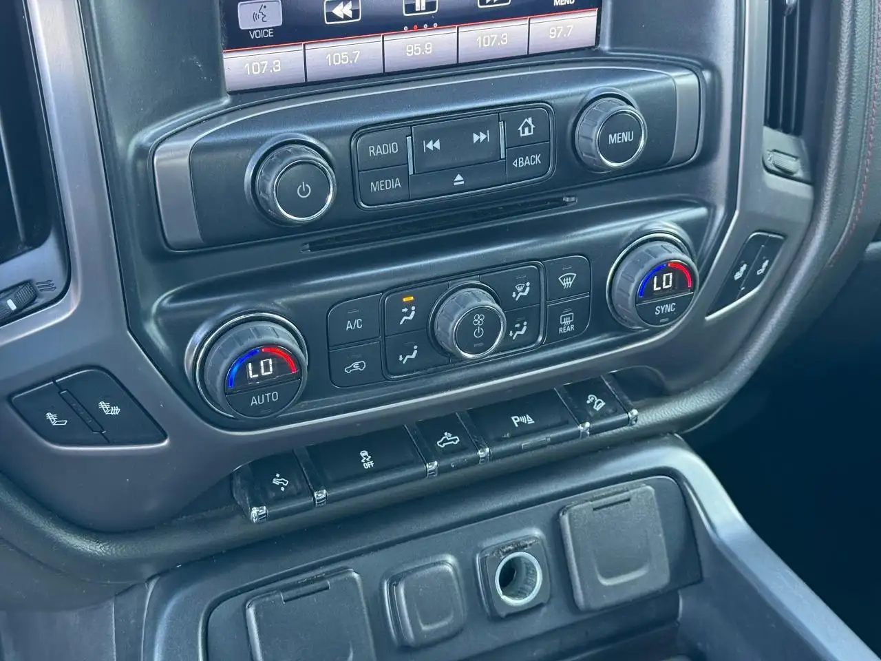GMC Sierra 1500 снимка GMC Sierra 1500