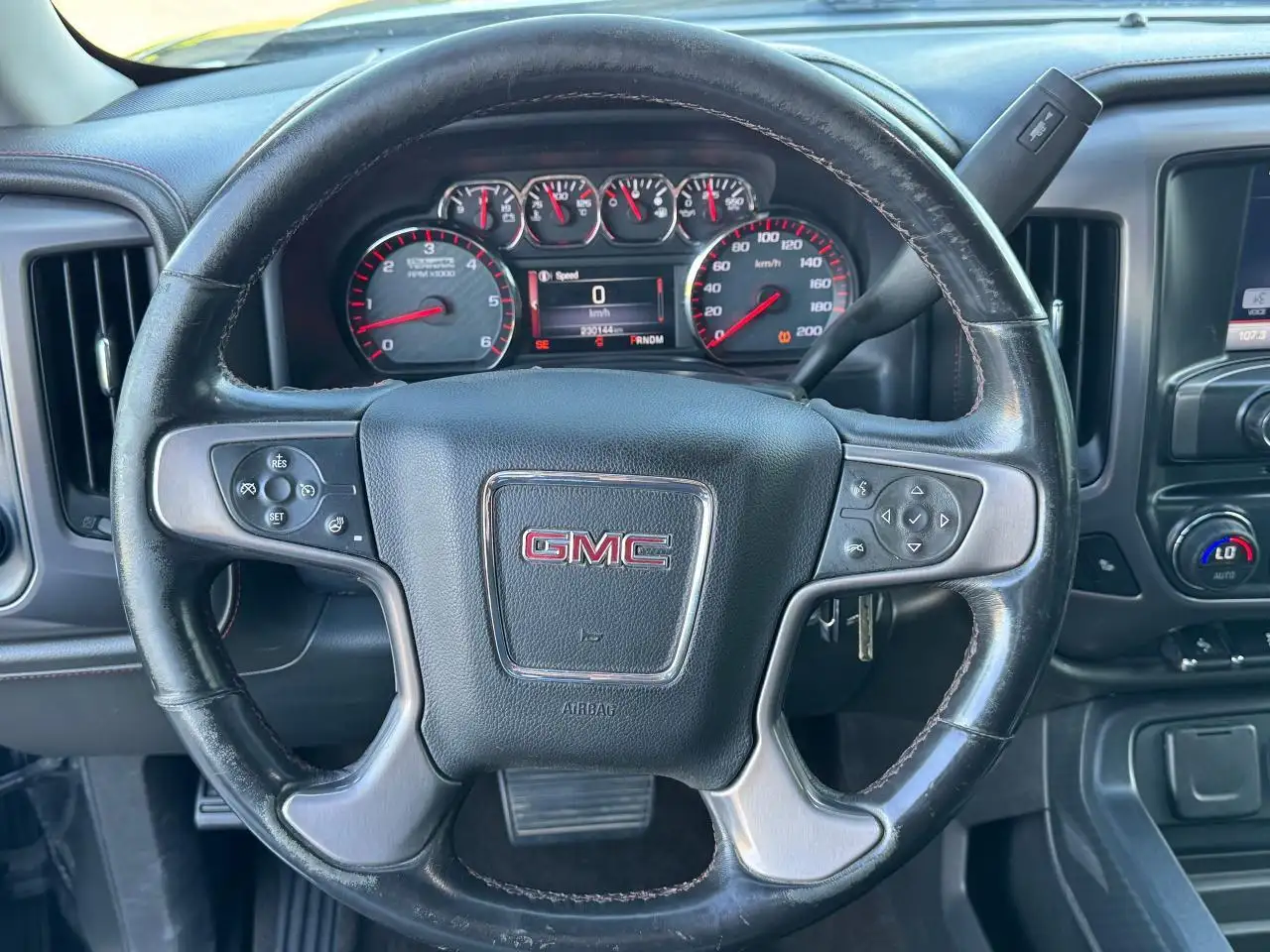 GMC Sierra 1500 снимка GMC Sierra 1500