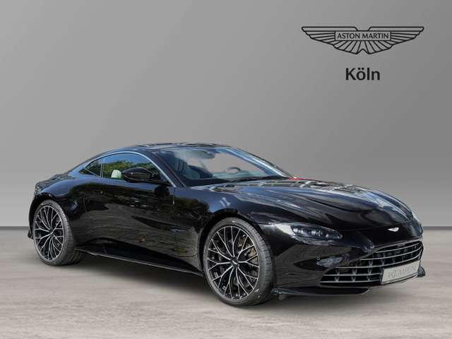 Aston Martin Vantage V8 Onyx Black / Ivory