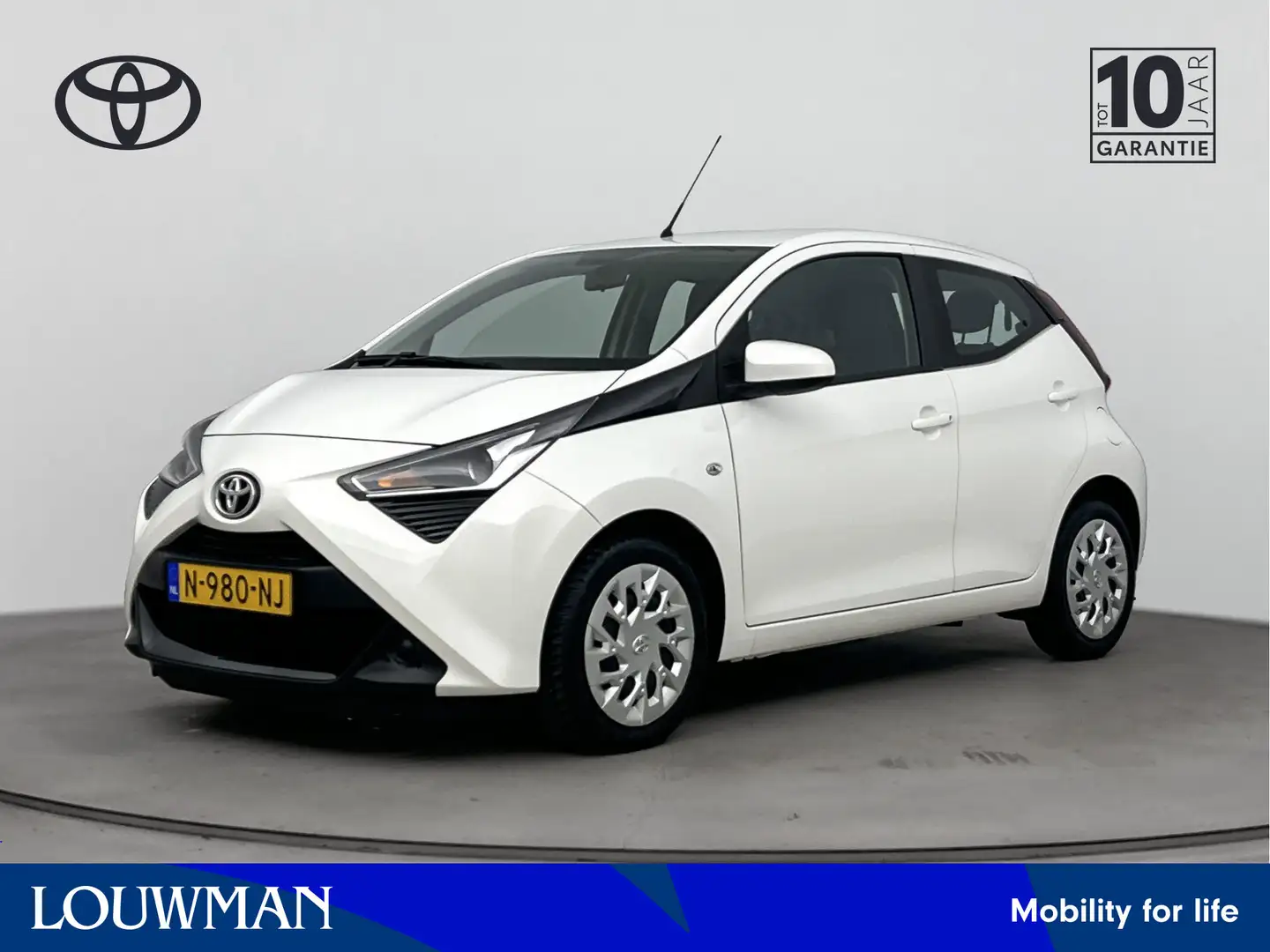 Toyota Aygo 1.0 VVT-i x-play | NL-Auto | 5-Drs | Airco | Parke Wit - 1