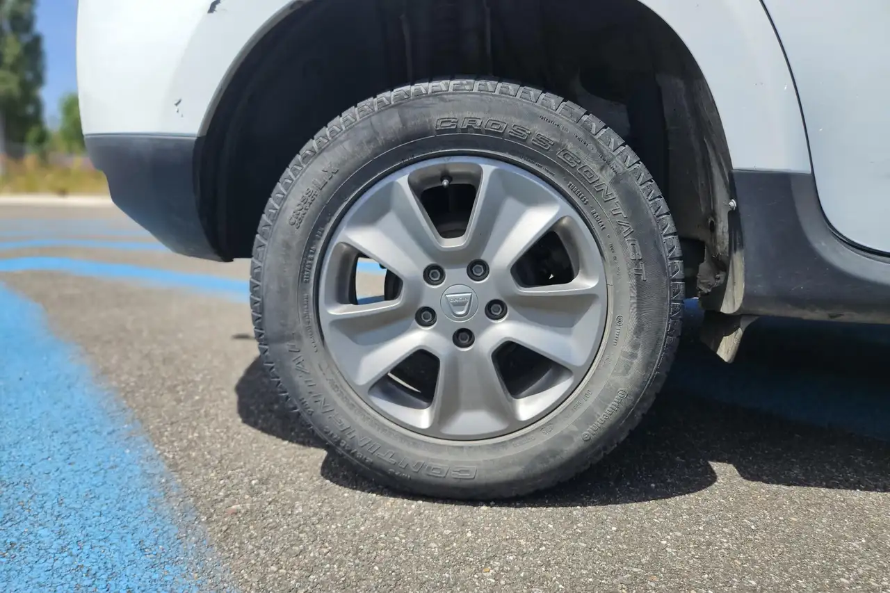 Dacia Duster — photo 23
