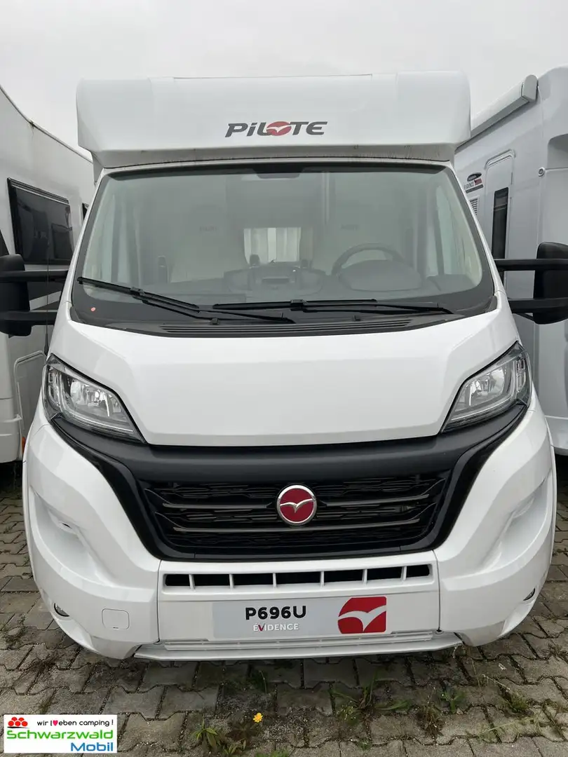 Pilote P696U EXPRESSION AKTIONSPREIS CARAVANING TAGE! Weiß - 1