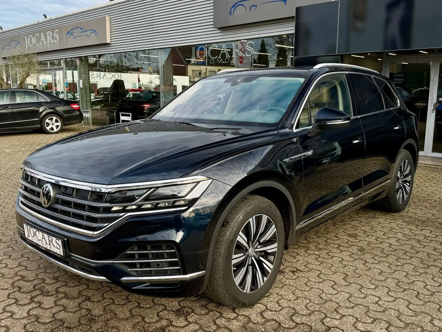 Volkswagen Touareg 4Motion V8 INNOVISION I MATRIX I H.U.D. Azul - 1