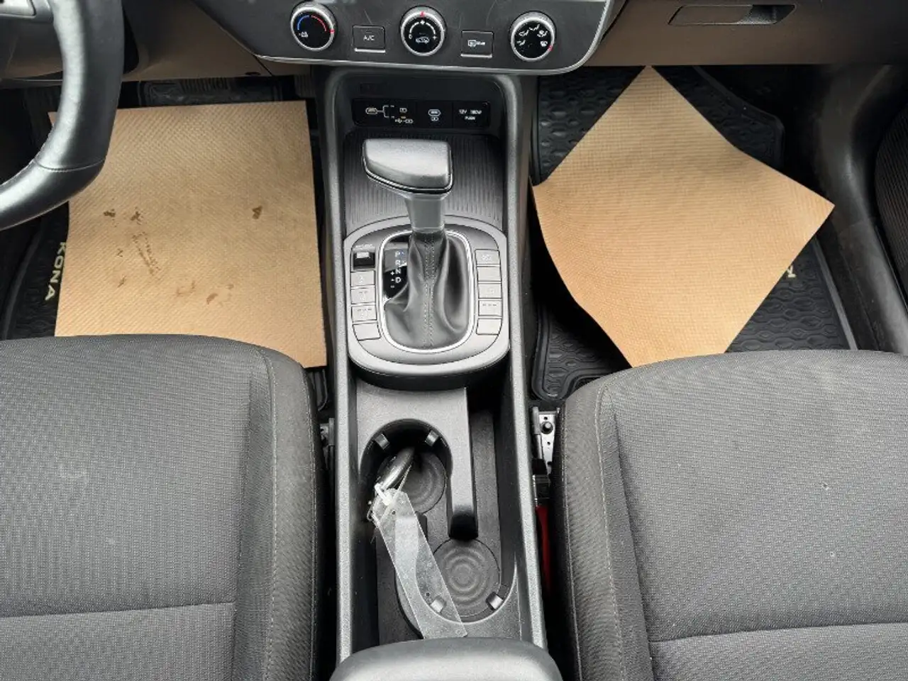 Hyundai KONA снимка Hyundai KONA