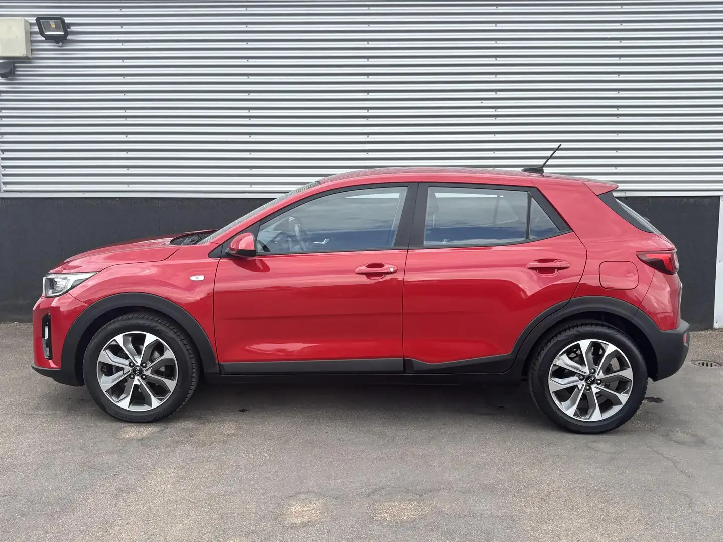 Kia Stonic 1.0 T-GDi ComfortPlusLine Navigator Navgatie, Nieu Rood - 2