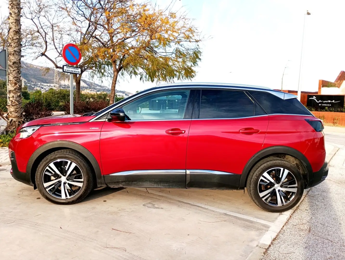 Peugeot 3008 1.2 S&S PureTech GT Line 130 Rojo - 2