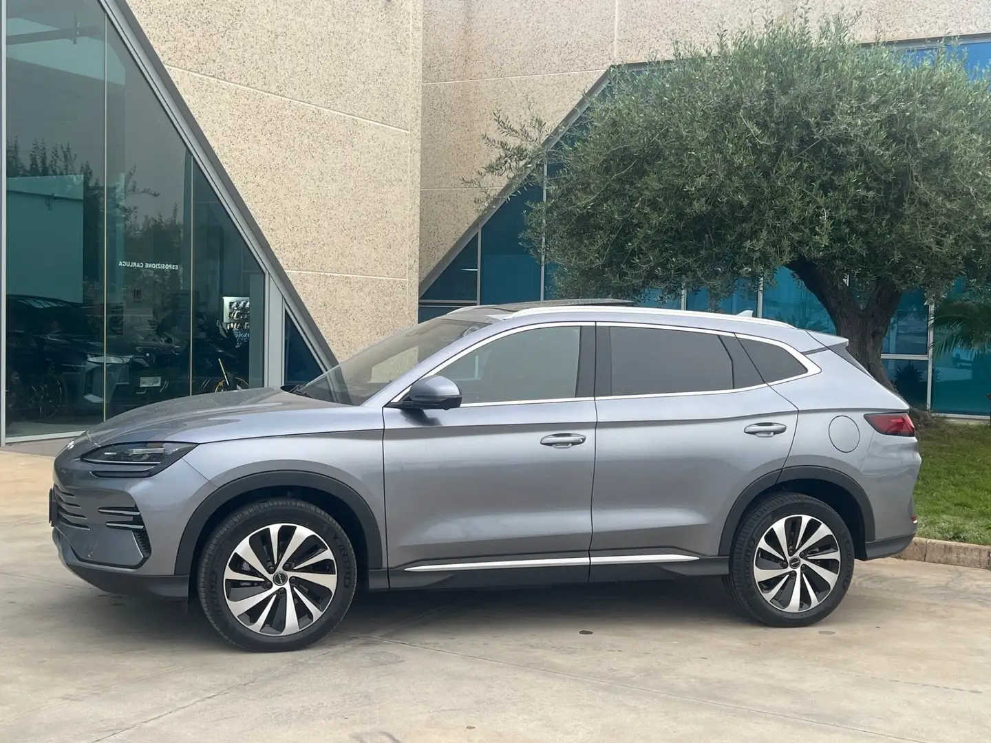 BYD Seal U 1.5 Design possibilità noleggio no scoring Silber - 2