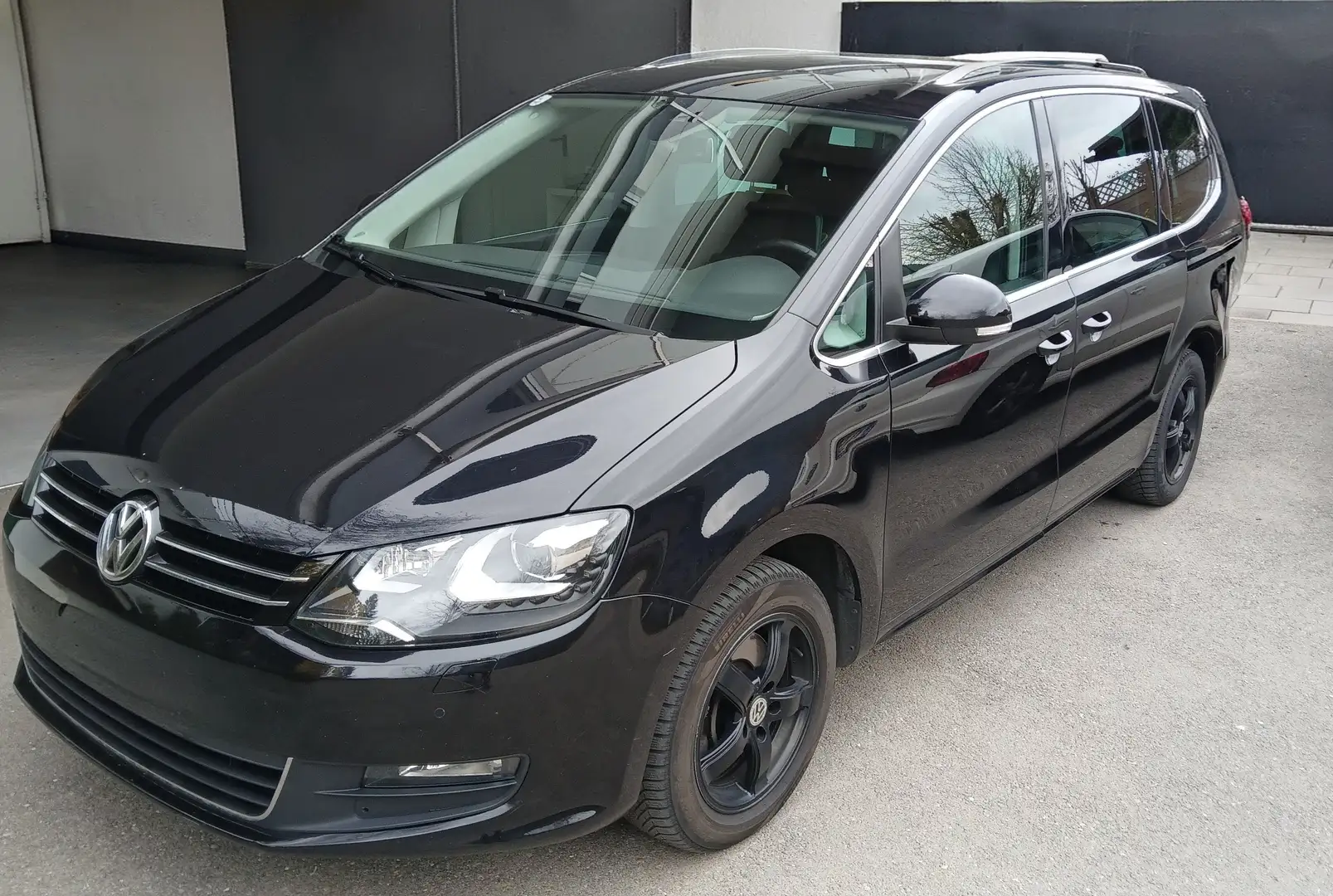 Volkswagen Sharan Sharan Sky BMT 2,0 TDI DPF DSG Sky Schwarz - 1