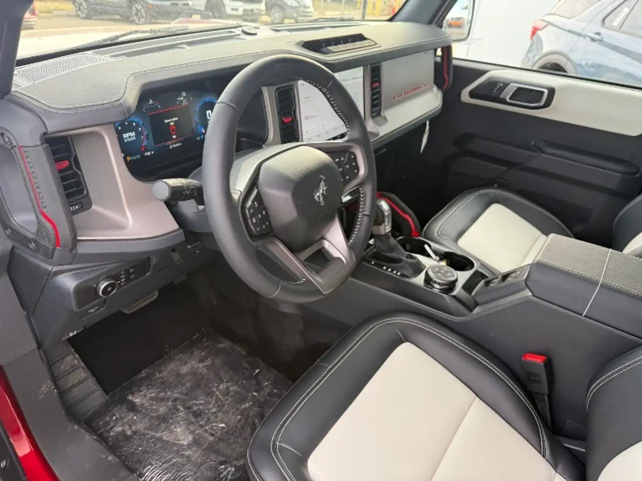 Ford Bronco снимка Ford Bronco