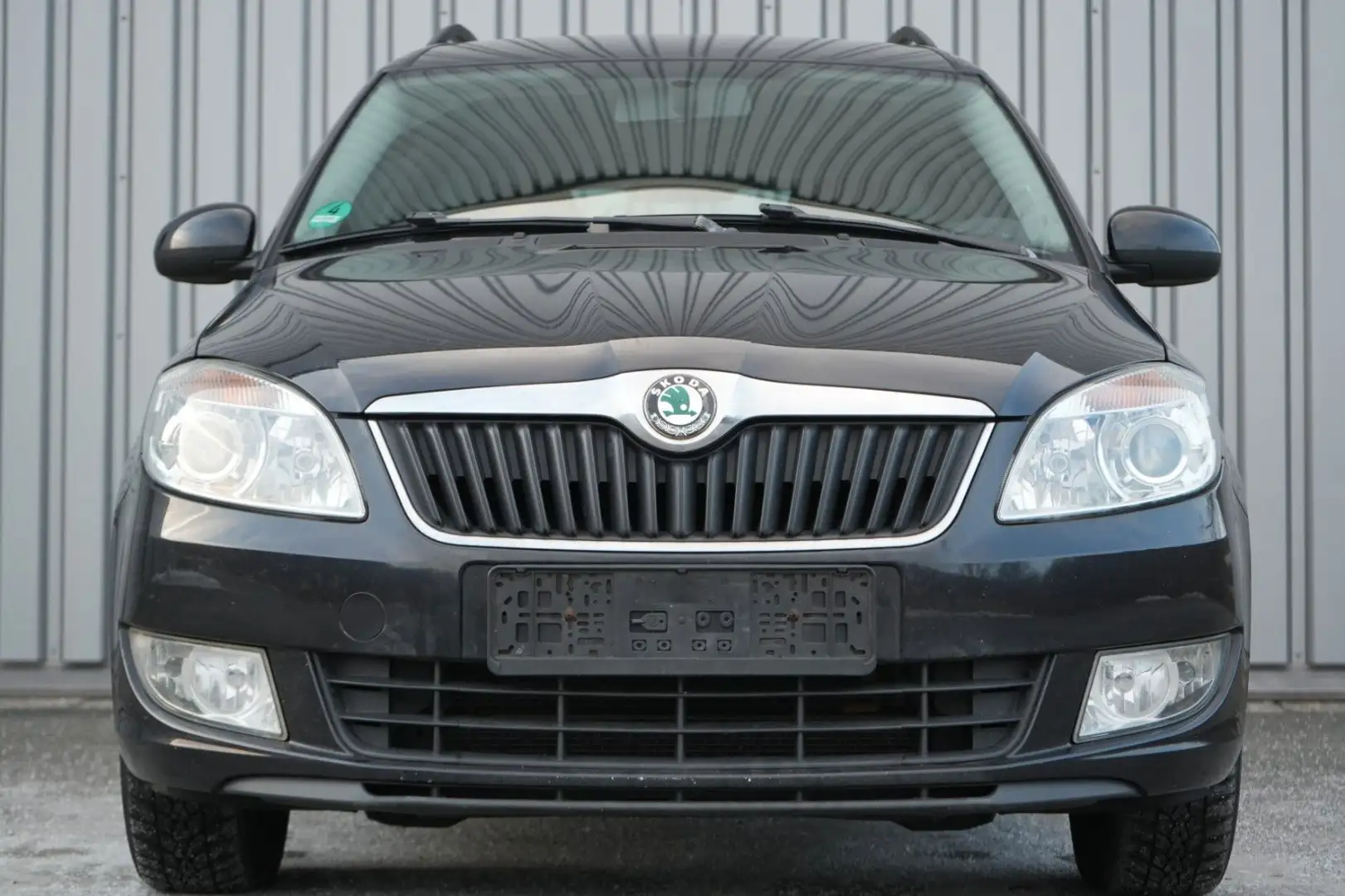 Skoda Roomster Style Plus Edition 1.2 TSI HU 06/27 Schwarz - 2