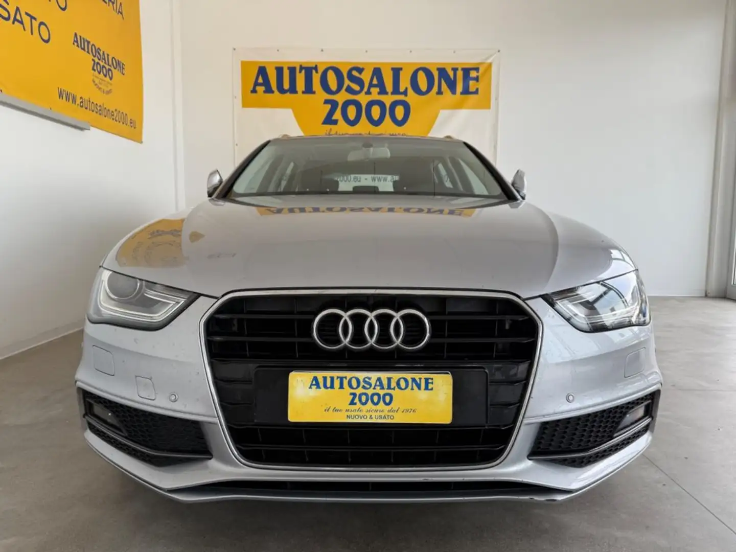 Audi A4 Avant 2.0 TDI 150 CV ultra S tronic Sport Grigio - 2