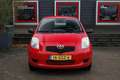 Toyota Yaris 1.0 VVTi + Airco Dealer onderhouden Lage kilometer Red - thumbnail 4