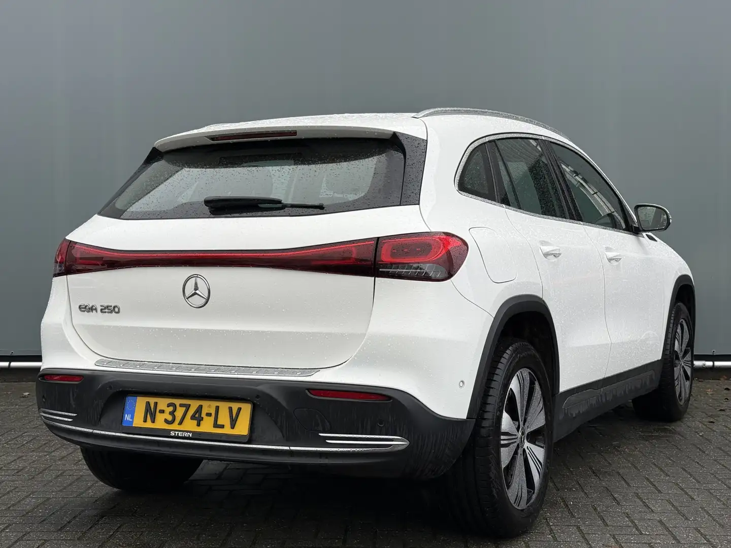 Mercedes-Benz EQA 250 BJR 2021 191 PK Business Solution Luxury 67 kWh LE Blanc - 2