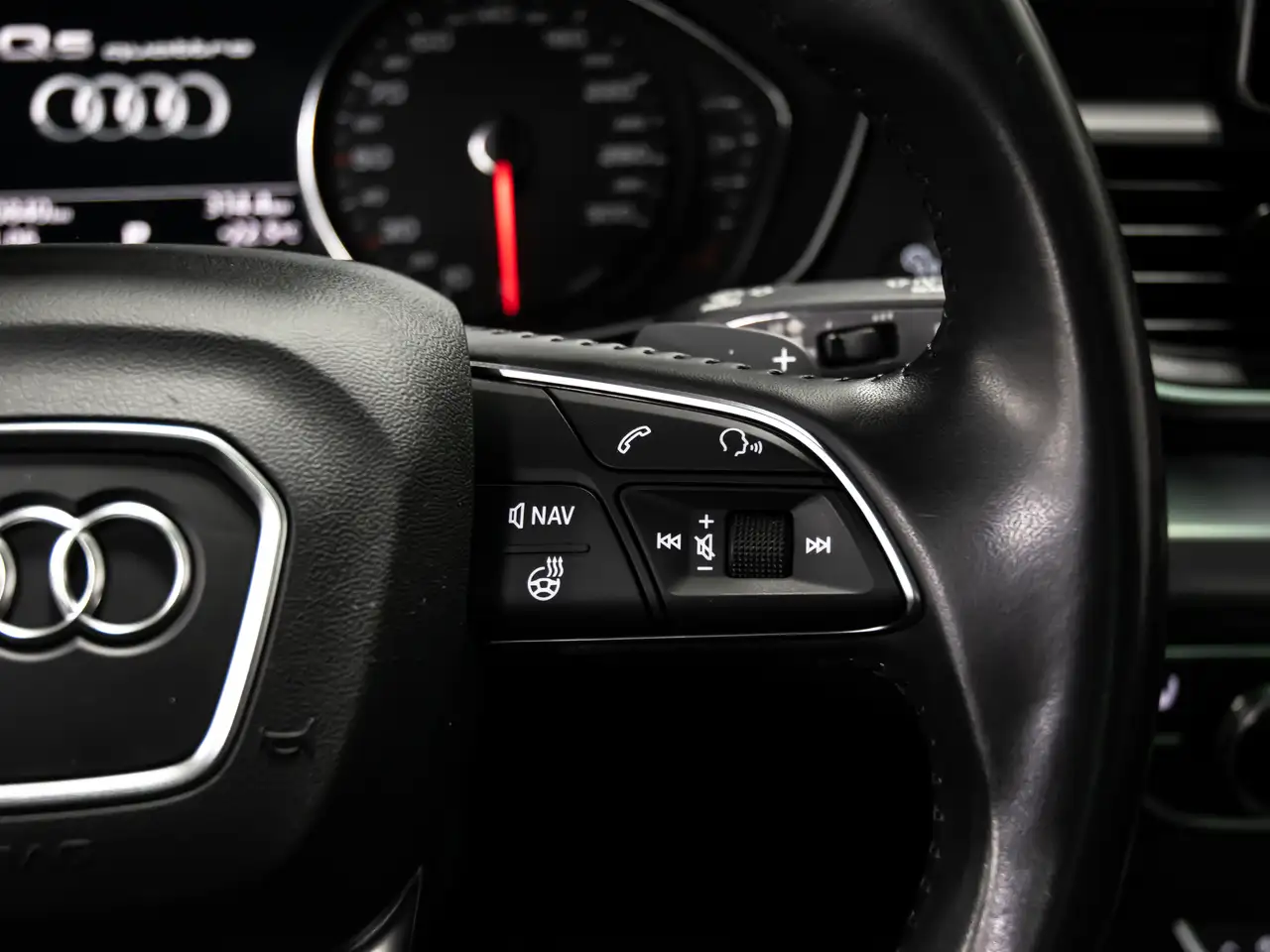 Audi Q5 снимка Audi Q5