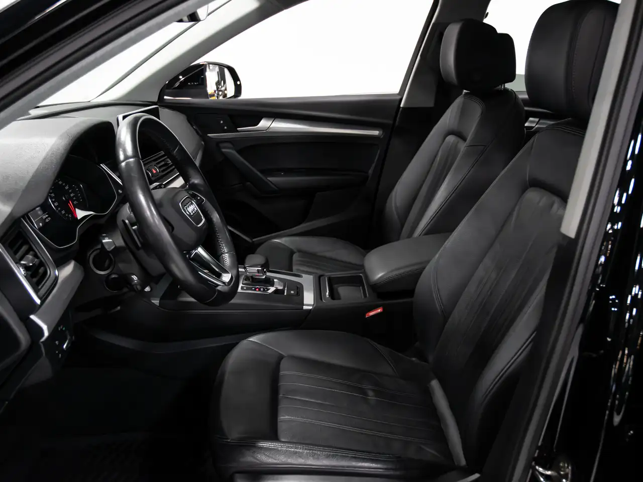 Audi Q5 снимка Audi Q5