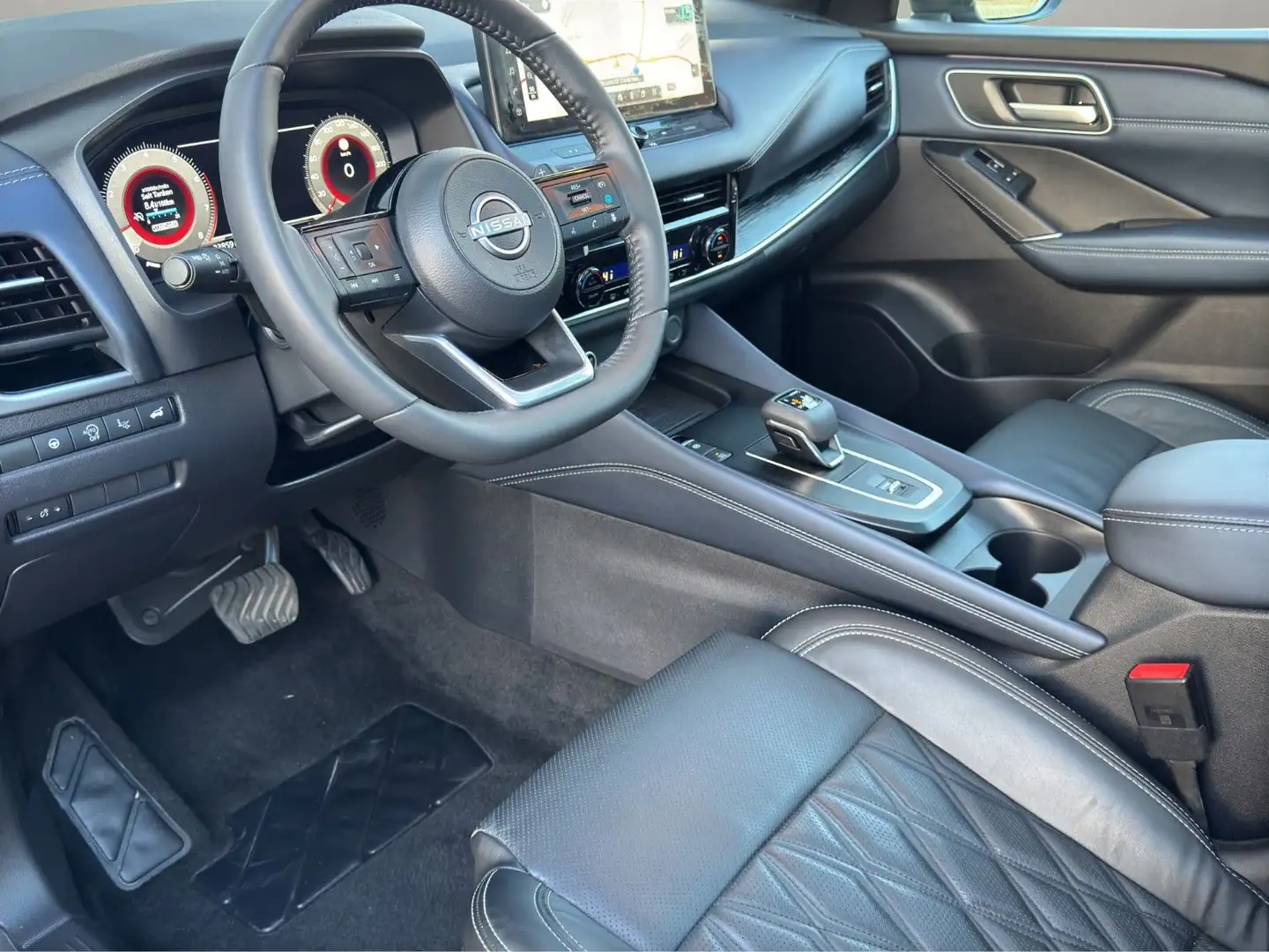 Nissan Qashqai 1.3DIG-T MHEV X-Tronic Tekna+ Gris - 2