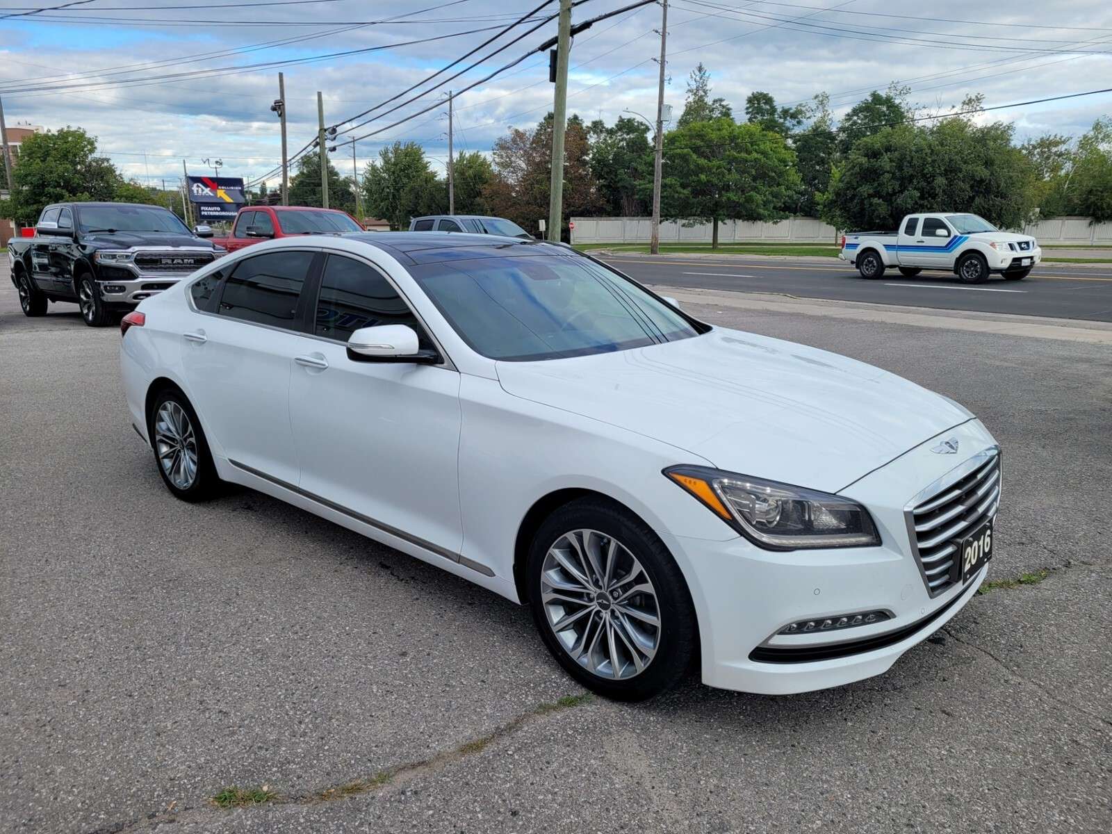 2016 Hyundai Genesis 3.8L — снимка 1