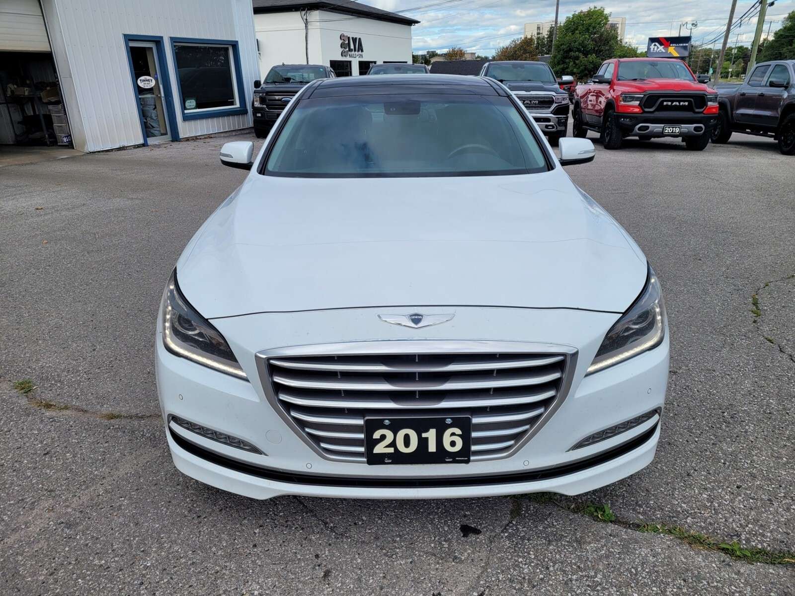 2016 Hyundai Genesis 3.8L — снимка 1