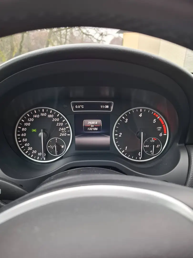 Mercedes-Benz A 180 Kombilimousine Weiß - 2