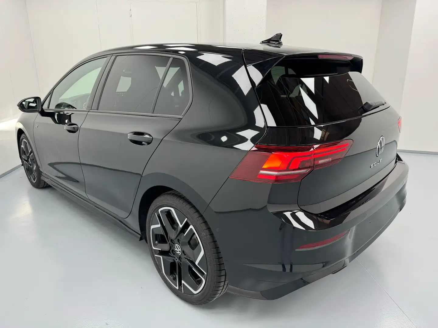 Volkswagen Golf 8.5 R-LINE 1.5 eTSI 115CV DSG MY2025 KM0 ONLYPROMO Nero - 2