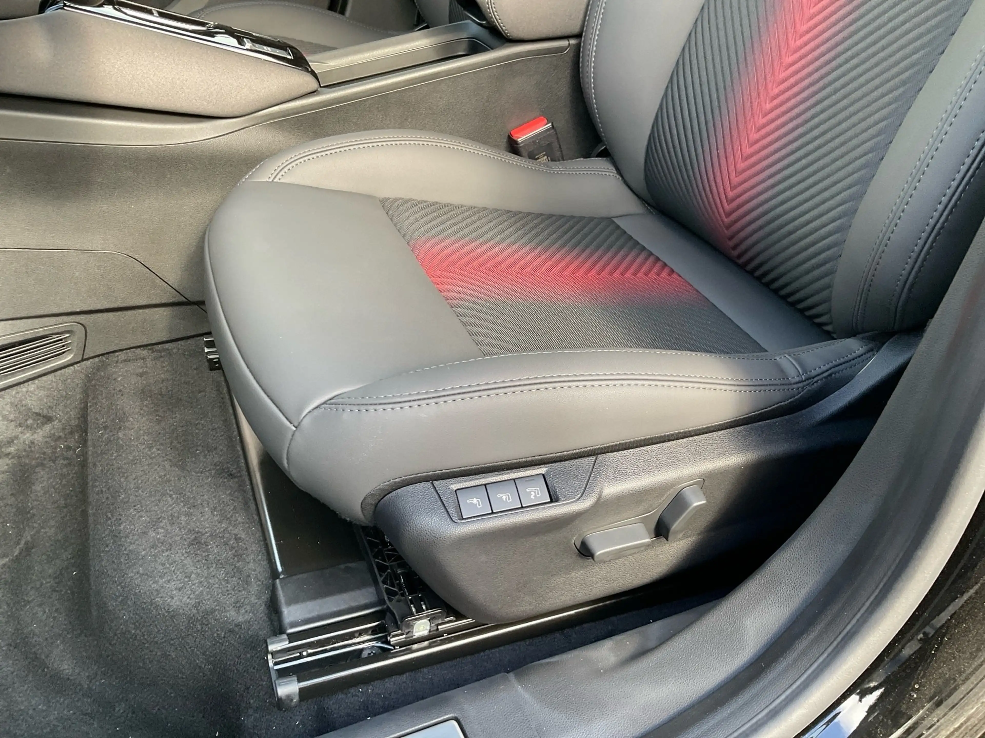 Alfa Romeo Junior 1.2 VGT Ibrida 48V- W Ti AUT Kam. KeyLess — photo 8