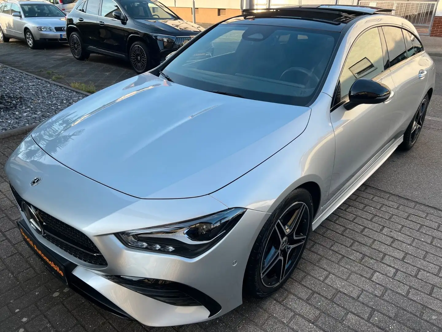 Mercedes-Benz CLA 200 AMG! FACELIFT! PANO! NIGHT! DISTR.! Silber - 1