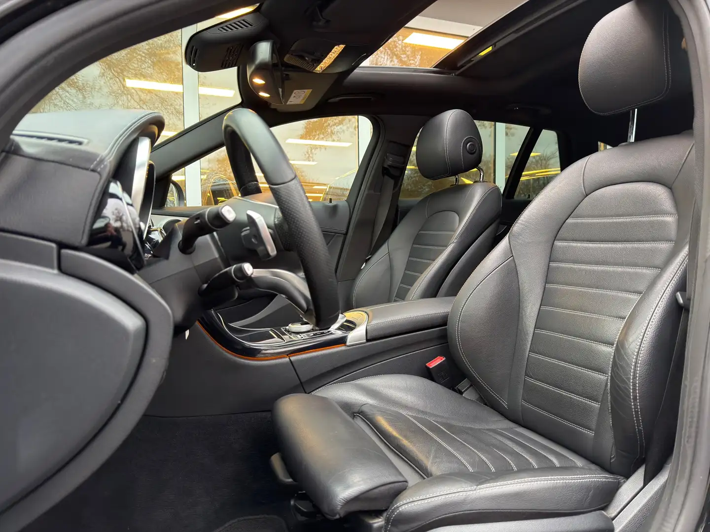 Mercedes-Benz C 43 AMG Estate C43 4MATIC Pano Adaptive highbeam Assist Tr Zwart - 2