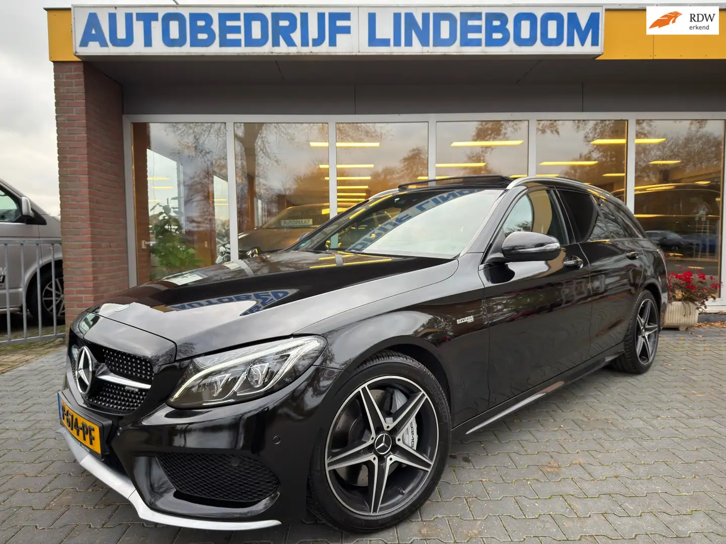 Mercedes-Benz C 43 AMG Estate C43 4MATIC Pano Adaptive highbeam Assist Tr Zwart - 1