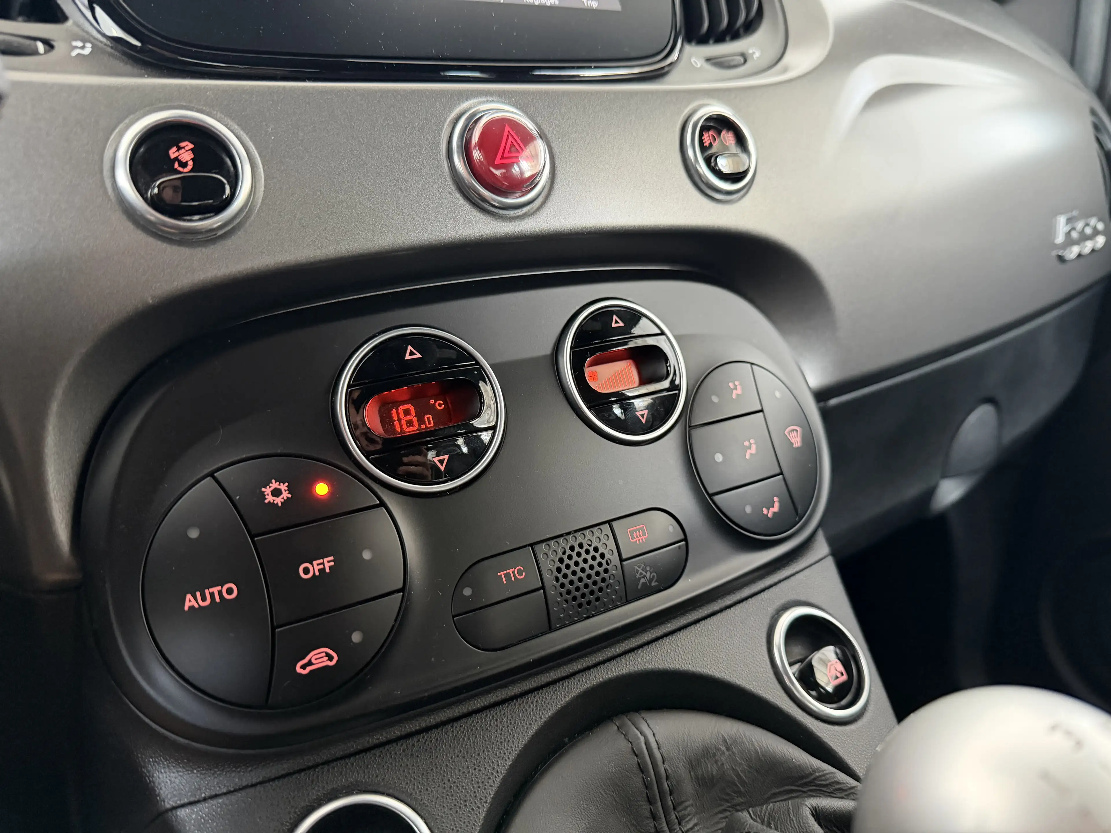 Abarth 595 Turismo 595 1.4 T-Jet Turismo - Carnet Abarth - Carplay - — photo 10
