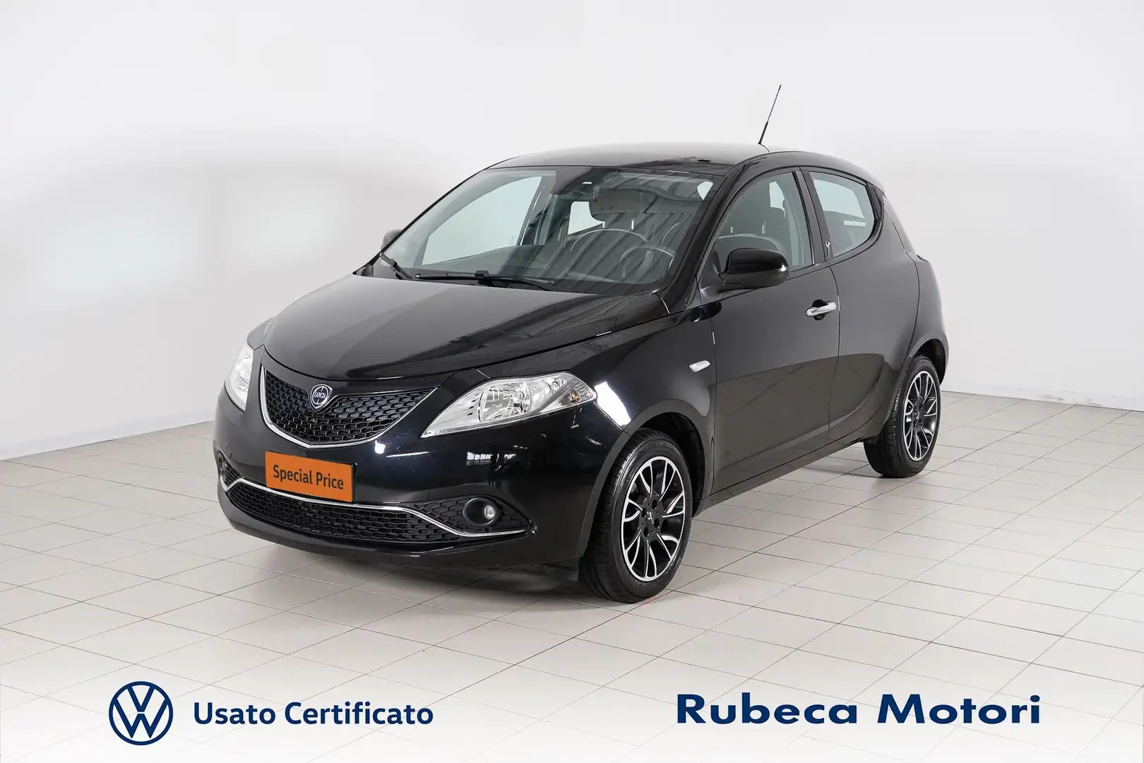 Lancia Ypsilon 1.2 Gold my16 69CV Zwart - 1