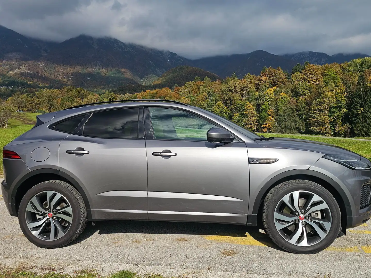 Jaguar E-Pace E-Pace 2.0 P300 Sport Grigio - 2