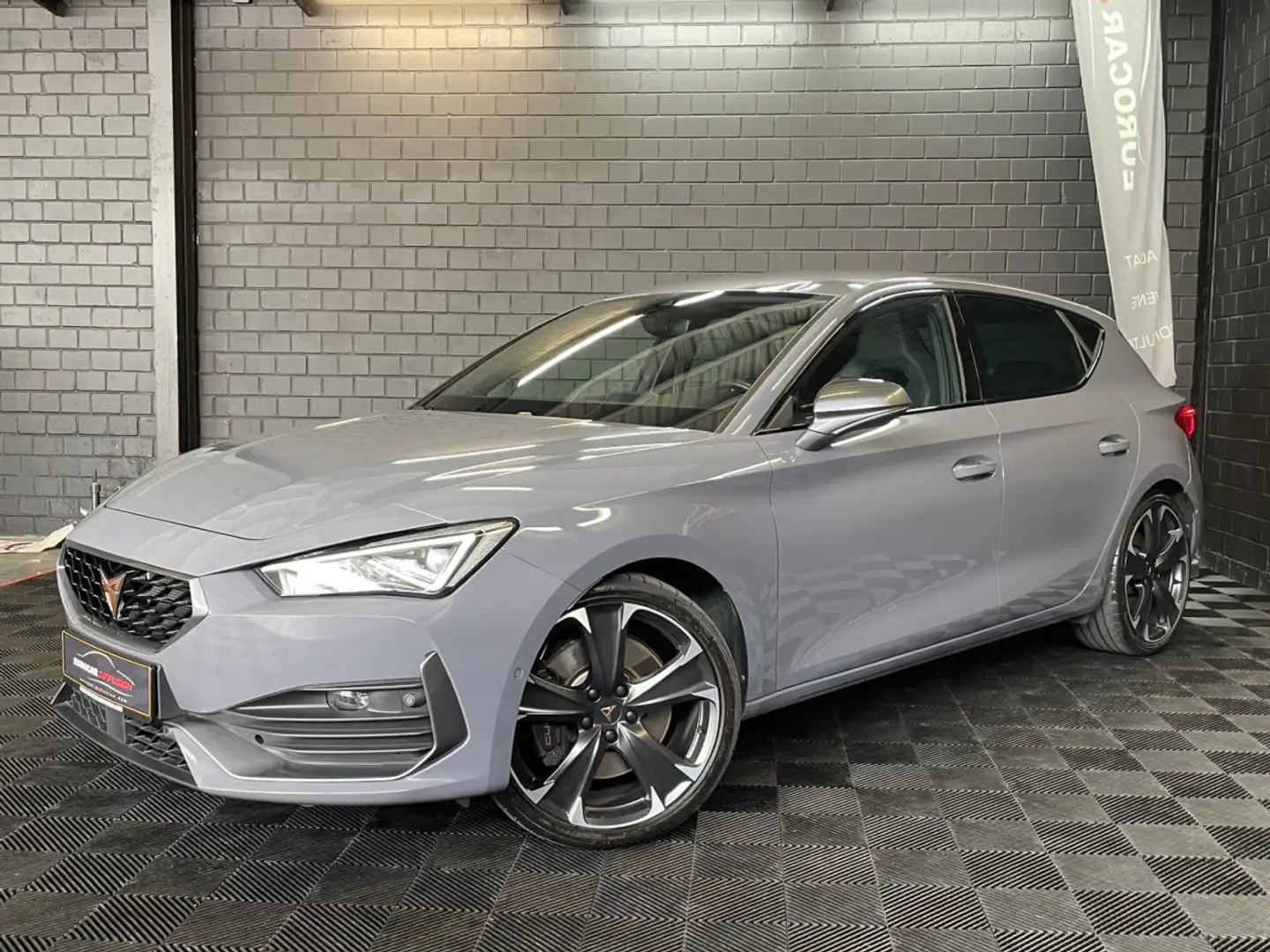 CUPRA Leon 2.0 TSI 300CV ** BEATS ** Caméra ** Gris - 1