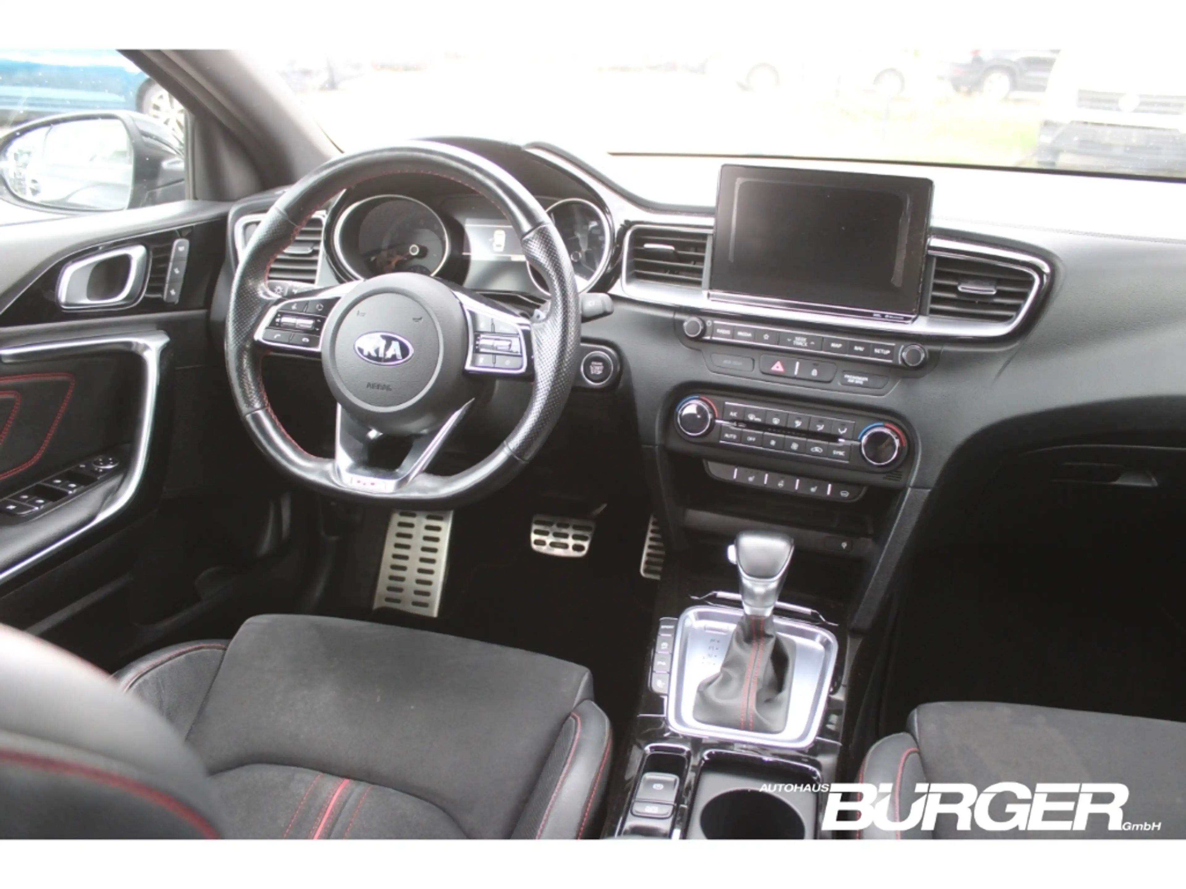 Kia ProCeed / pro_cee'd GT 1.6 T-GDI Pano Navi LED JBL Kamera SitzHZG digi — photo 8