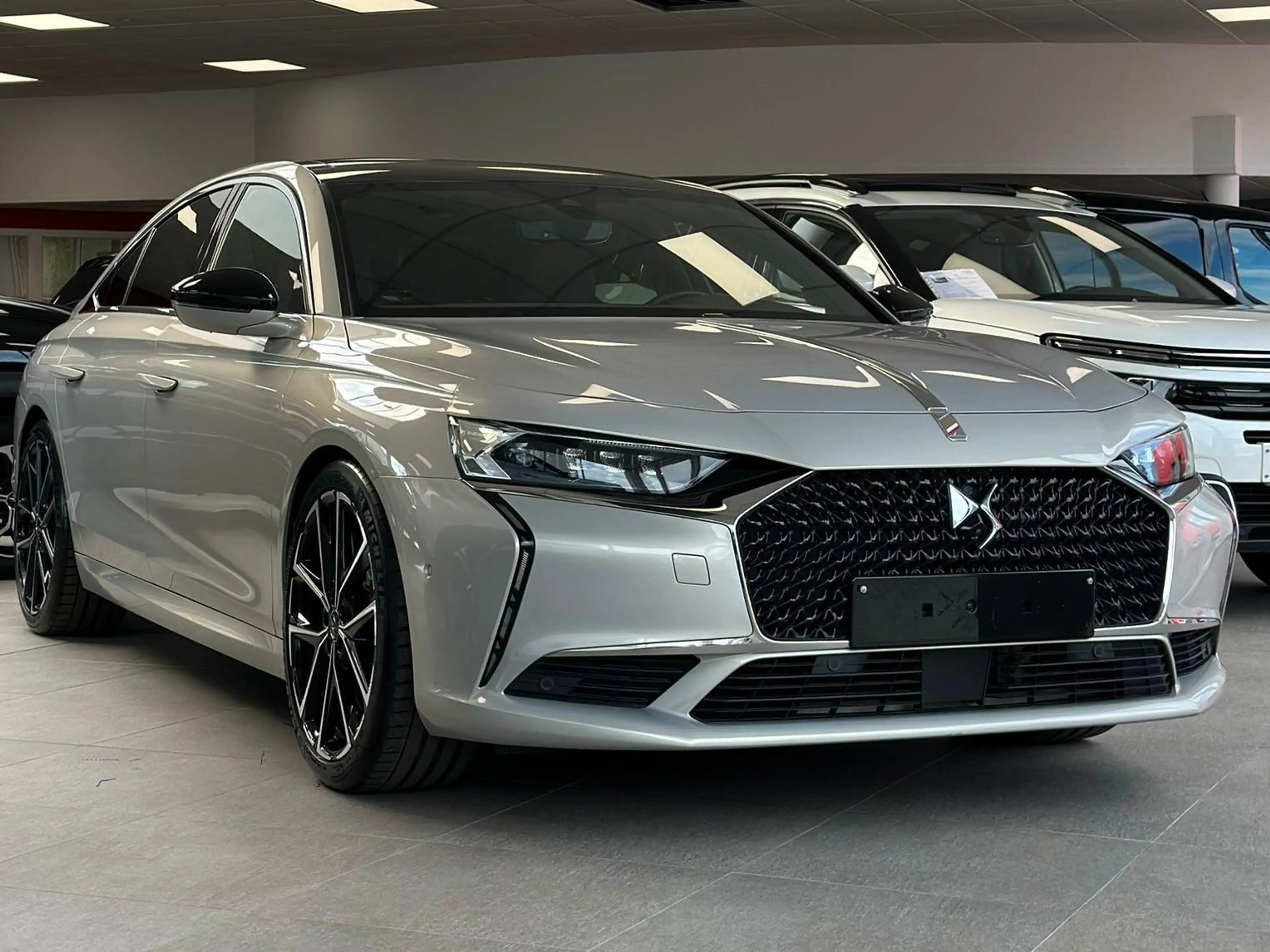 DS Automobiles DS 9 DS9 E-Tense 360PK 4x4 Automatik RIVOLI +