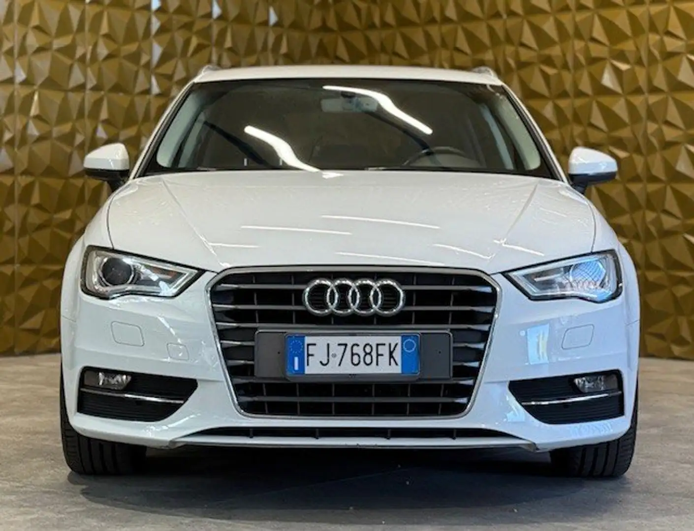 Audi A3 Sportback 1.6 tdi Ambition S-tronic White - 1