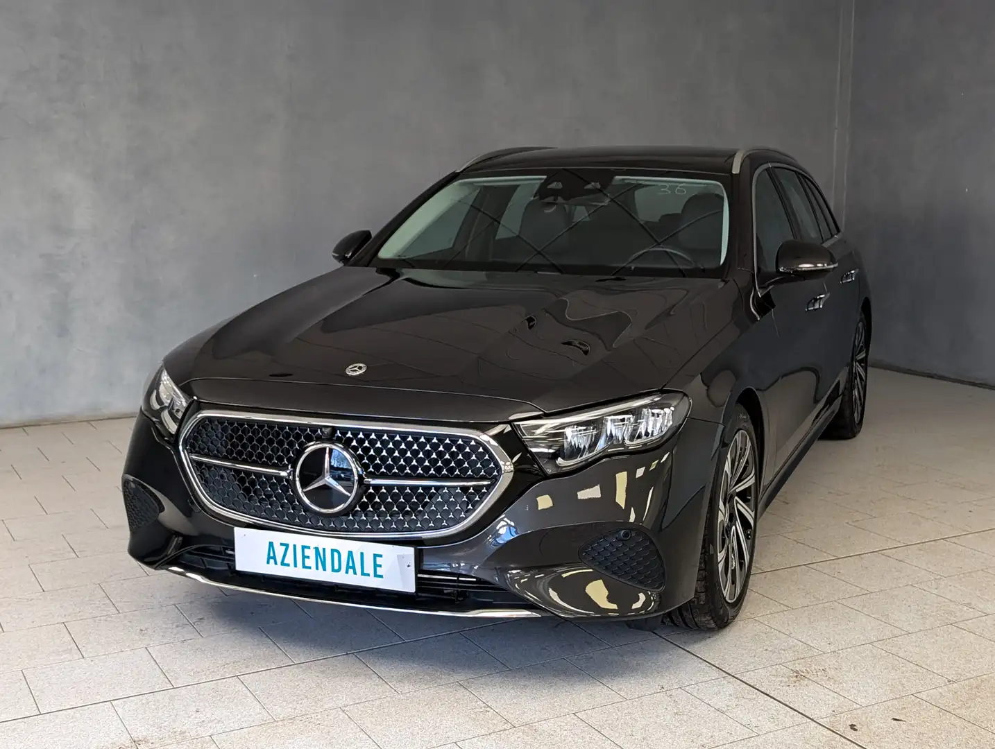 Mercedes-Benz E 300 STATION WAGON 300de EQ Plug-In Hybrid Automatic Advangarde Advanced Gris - 2
