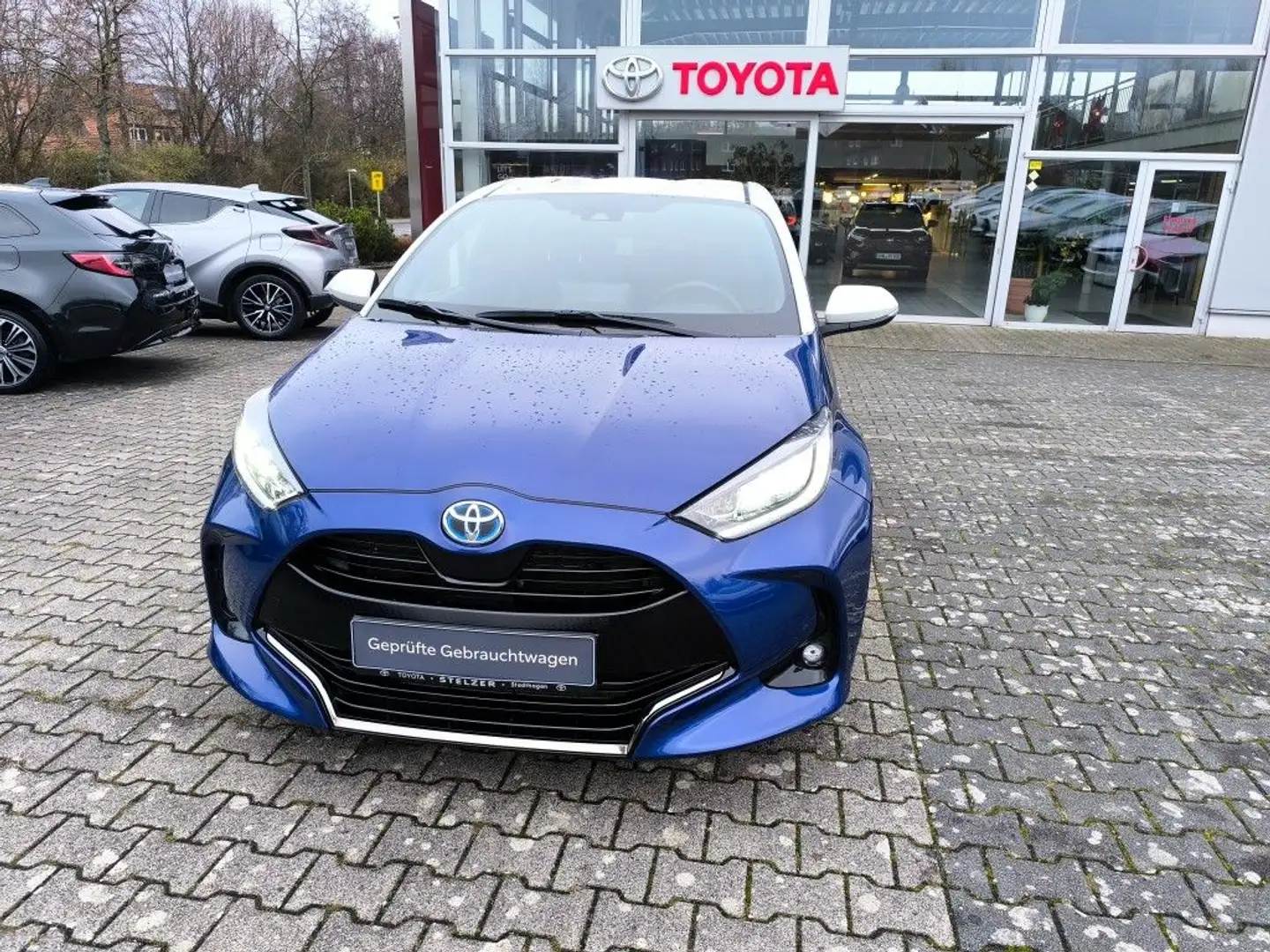 Toyota Yaris Hybrid 1.5 VVT-i Style Blauw - 2