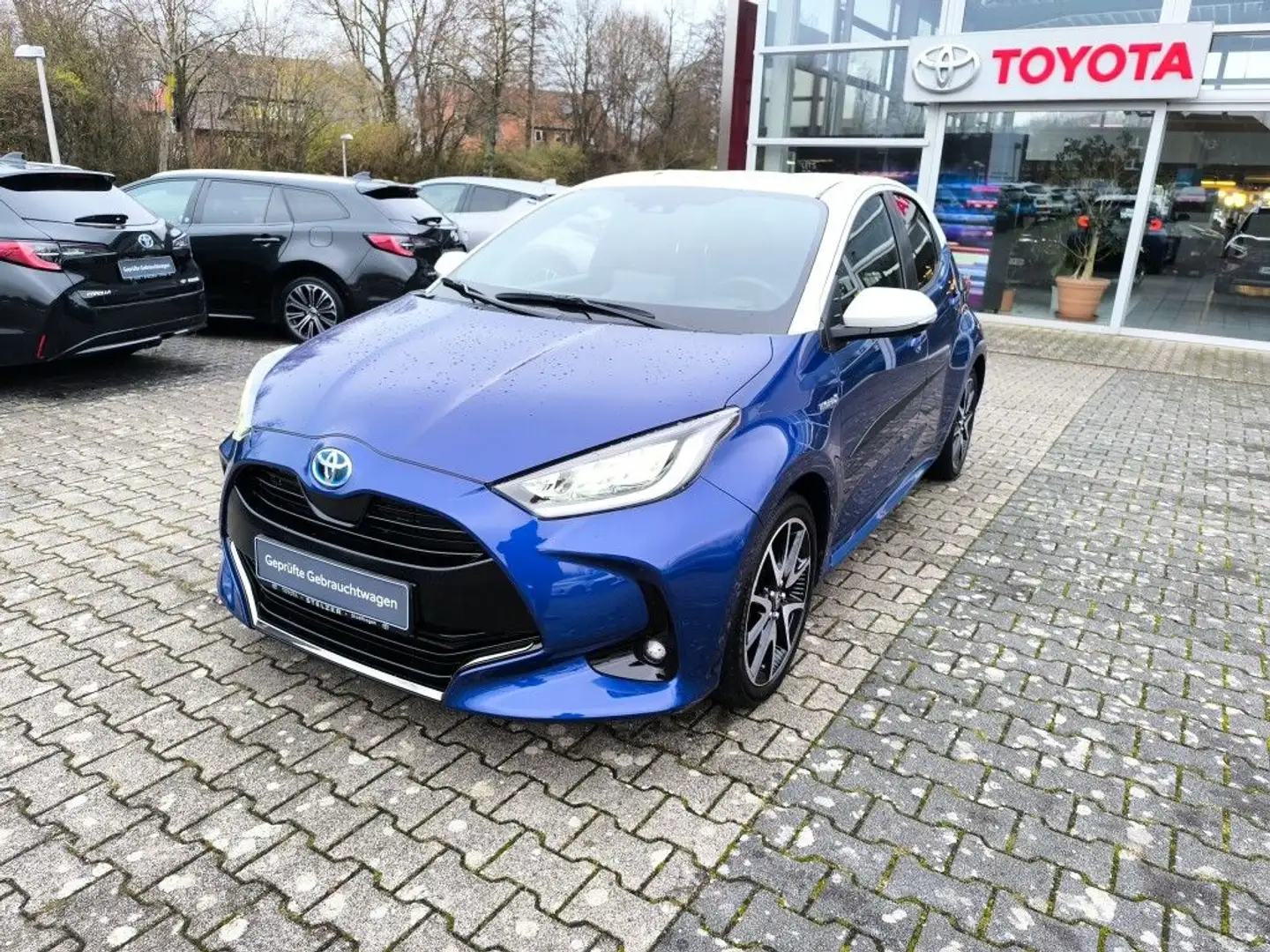 Toyota Yaris Hybrid 1.5 VVT-i Style Blauw - 1