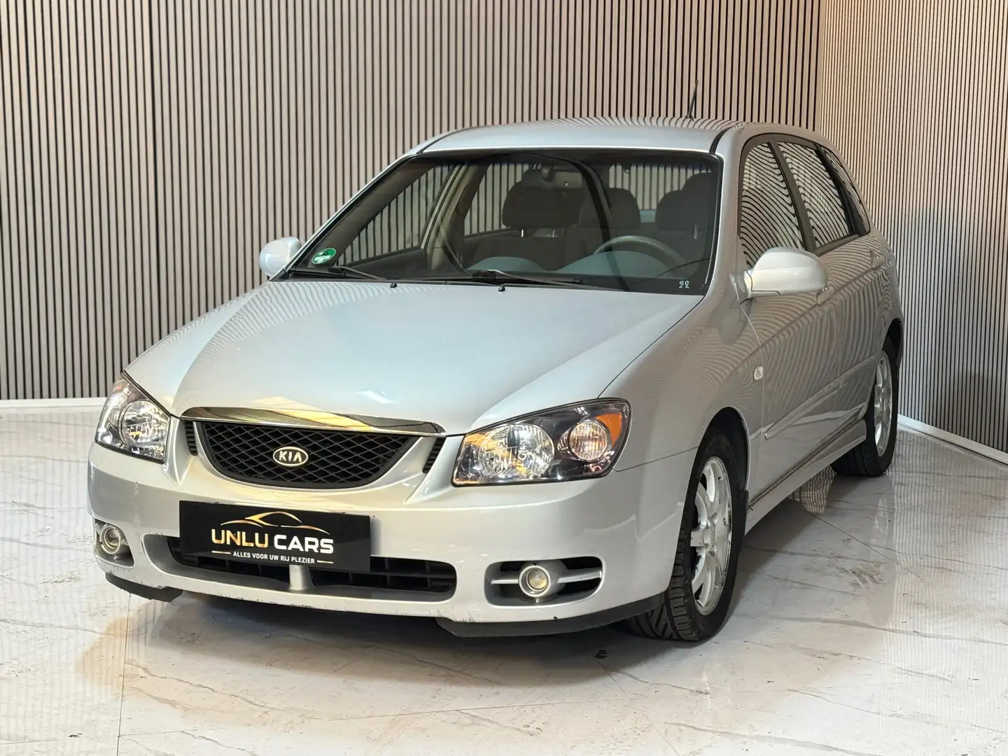 Kia Cerato Cerato 1.6 Turbo CRDi VGT LX Grau - 2