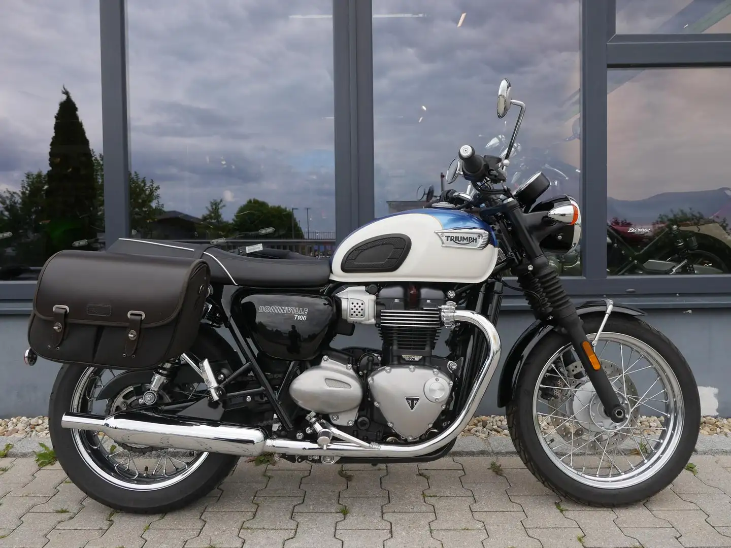 Triumph Bonneville T100 - 1. Hand - TOP - Ledertasche - 1
